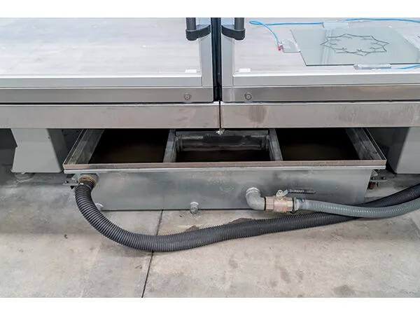 Integrated water recovery tanks