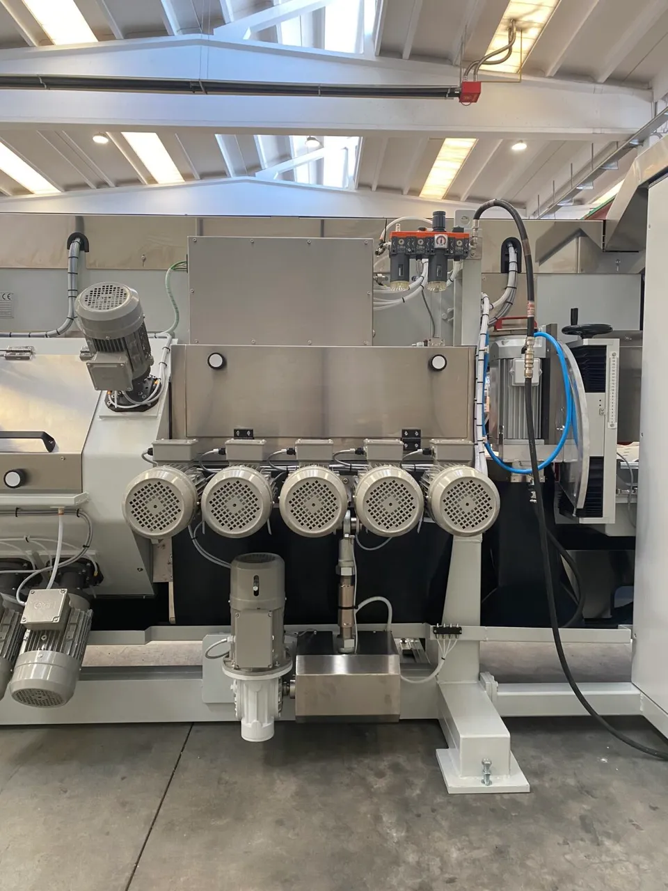 Frontal polishing units
