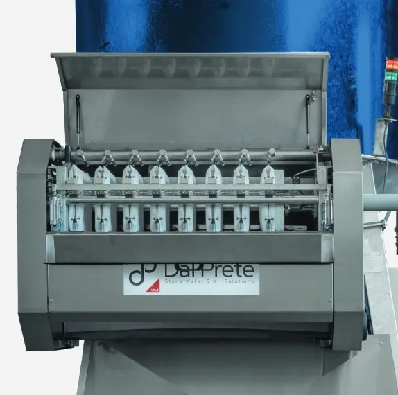 Mini Compact L 3.1 Premium — Hot-dip galvanized filter press with stainless steel cover and drainage channel.