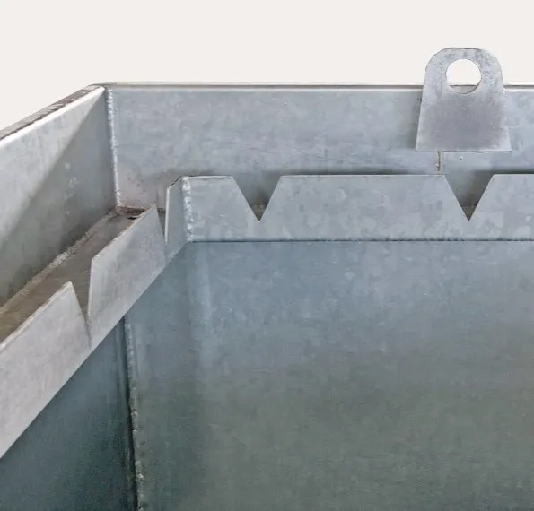 Super Compact 2.1 — Overflow channel detail at the top of the decanter.